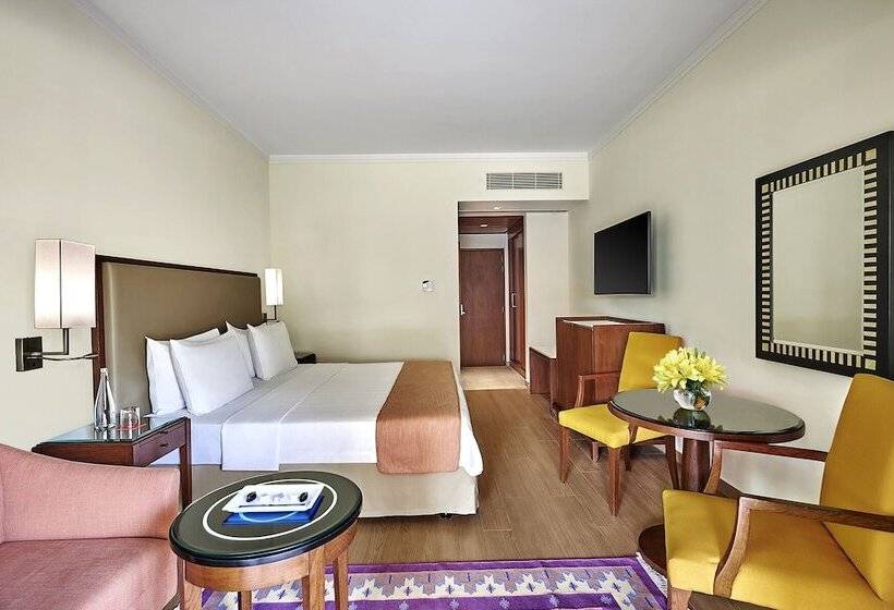 Номер Премиум Вид на Сад, Trident Agra