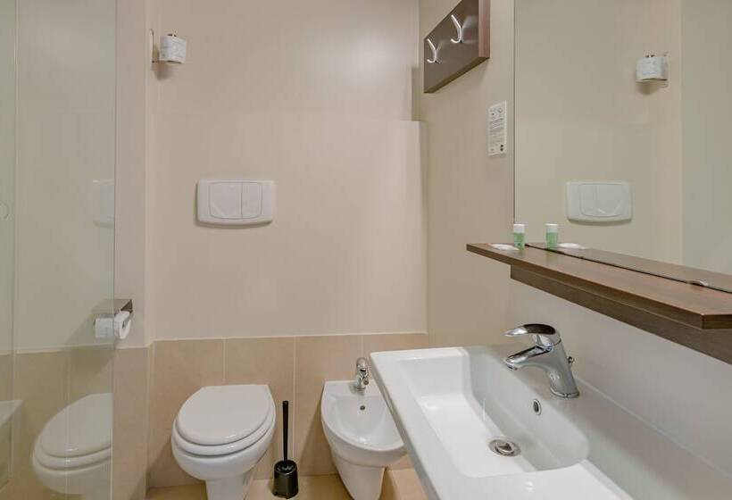 اتاق استاندارد, B&b Hotel Firenze City Center