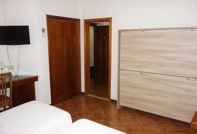 اتاق استاندارد چهار تخته, Euromotel Croce Bianca