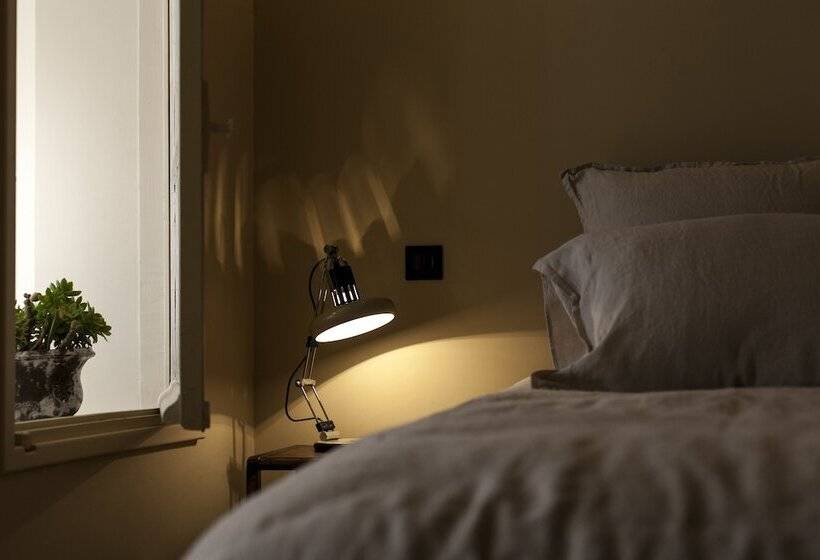 سوییت, Maison Volver