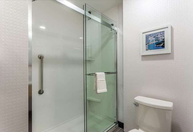 חדר סטנדרט עם מיטת קינג, Hampton Inn Oakland Downtown City Center