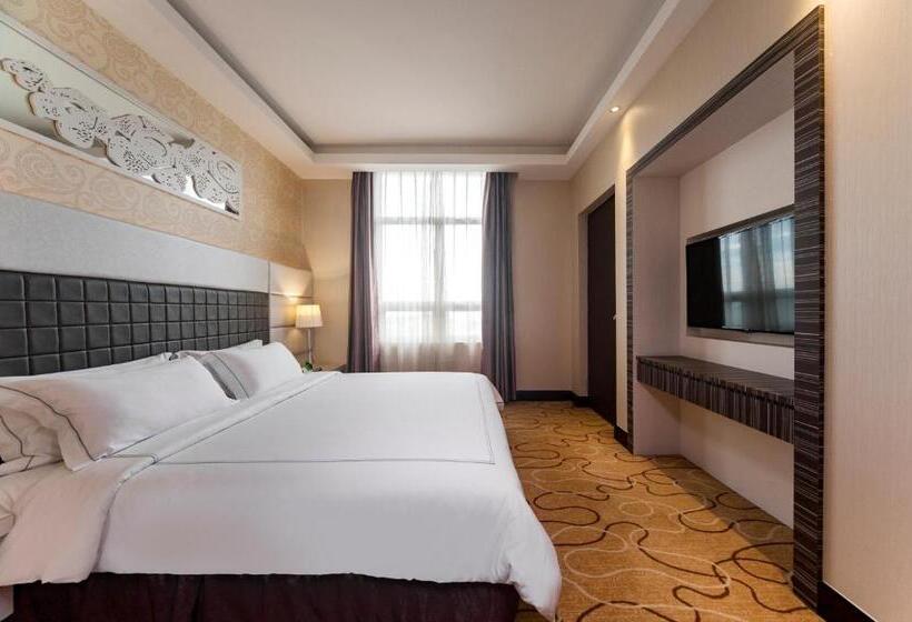 جناح جونيور, Promenade Hotel Kota Kinabalu