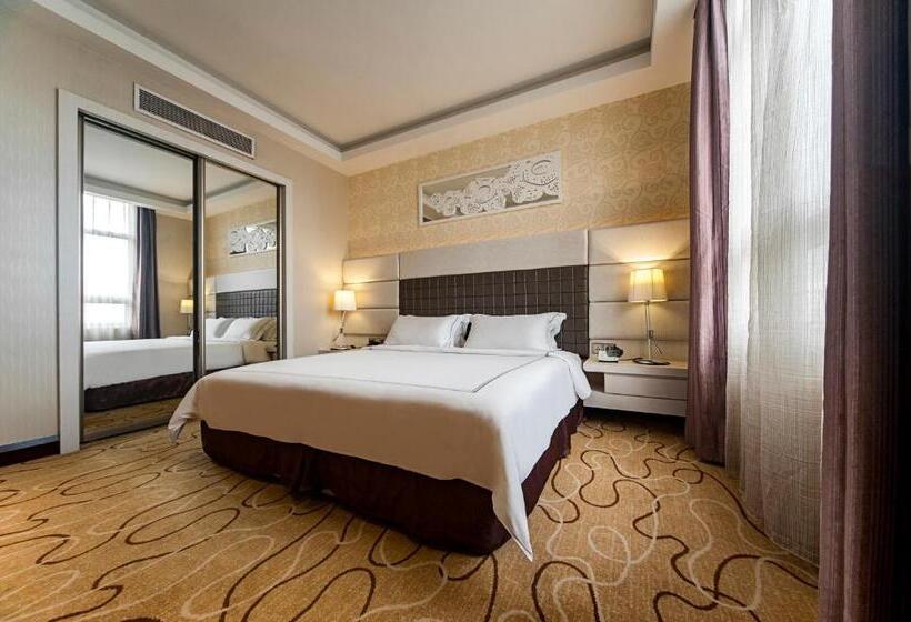جناح جونيور, Promenade Hotel Kota Kinabalu