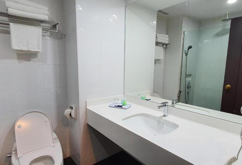 اتاق سوپریور با تخت بزرگ, Copthorne Hotel Cameron Highlands