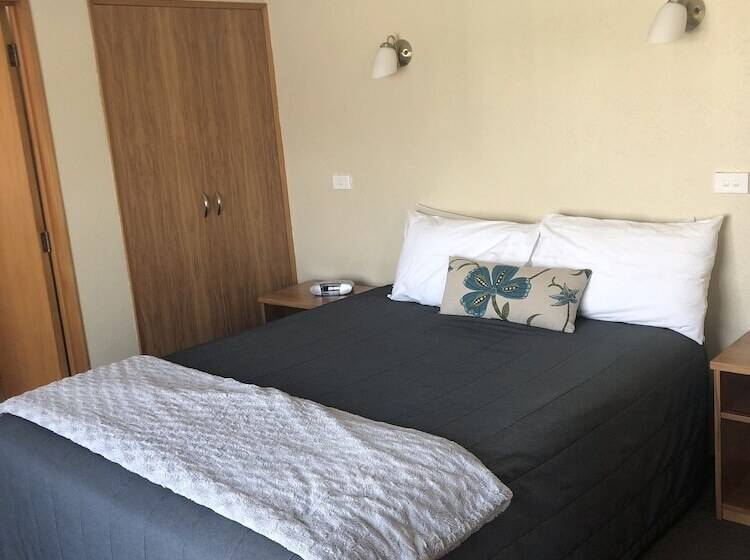 Классический Номер, Balmoral Lodge Motel
