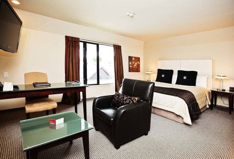 Студия Superior, Carnmore Chateau Marlborough