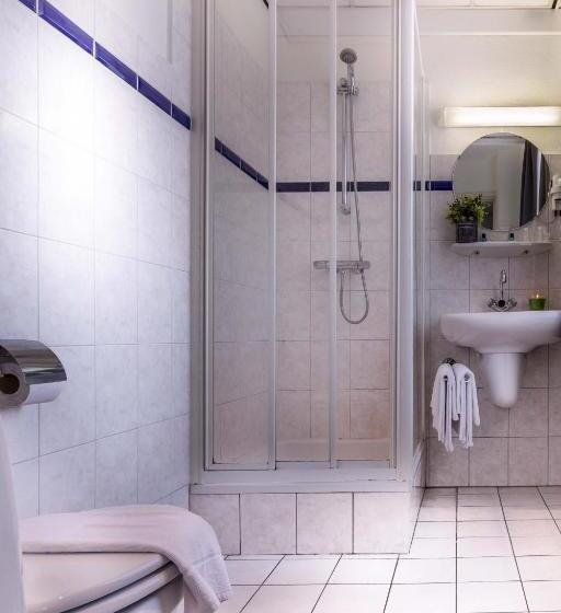 Chambre Familiale, Riche