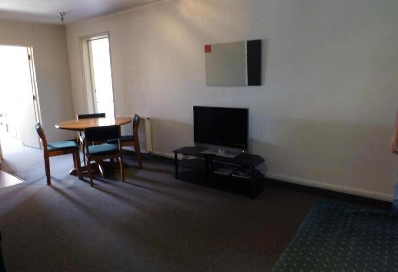سوئیت 2 خوابه, Karaka Tree Motel