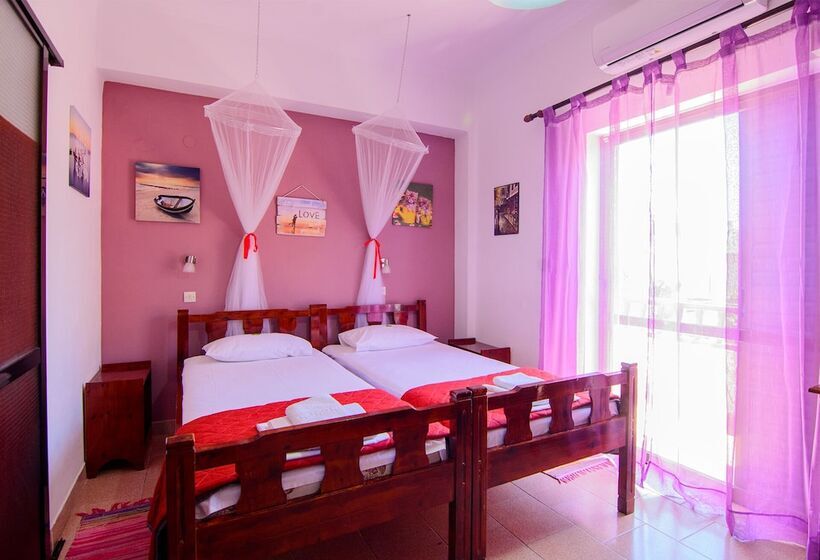 Номер Стандарт, Savas Rooms