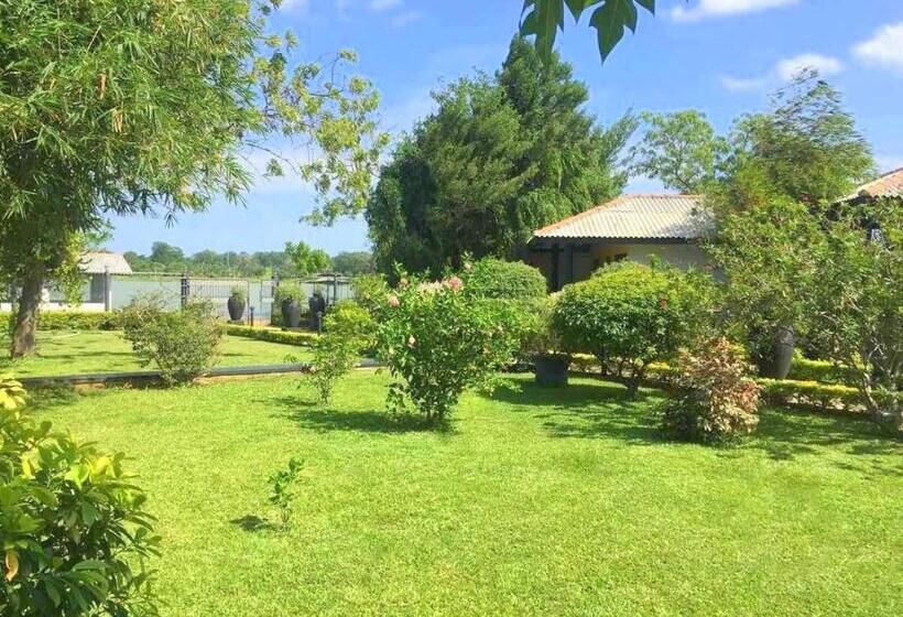 Семейный Номер Deluxe, Flower Garden Lake Resort