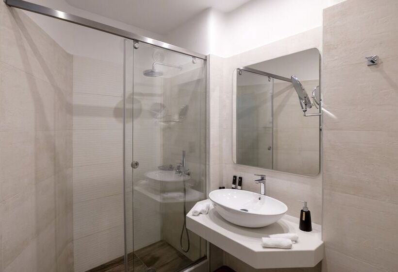 آپارتمان 1 خوابه با چشم‌انداز استخر, Tropicana Hotel , Suites & Villas Mykonos