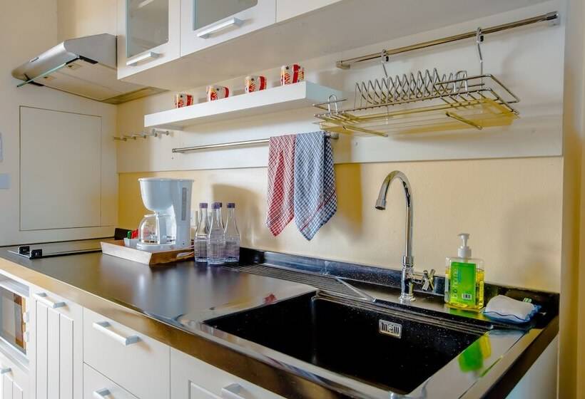Студио Deluxe Вид на Море, Almali Rawai Beach Residence
