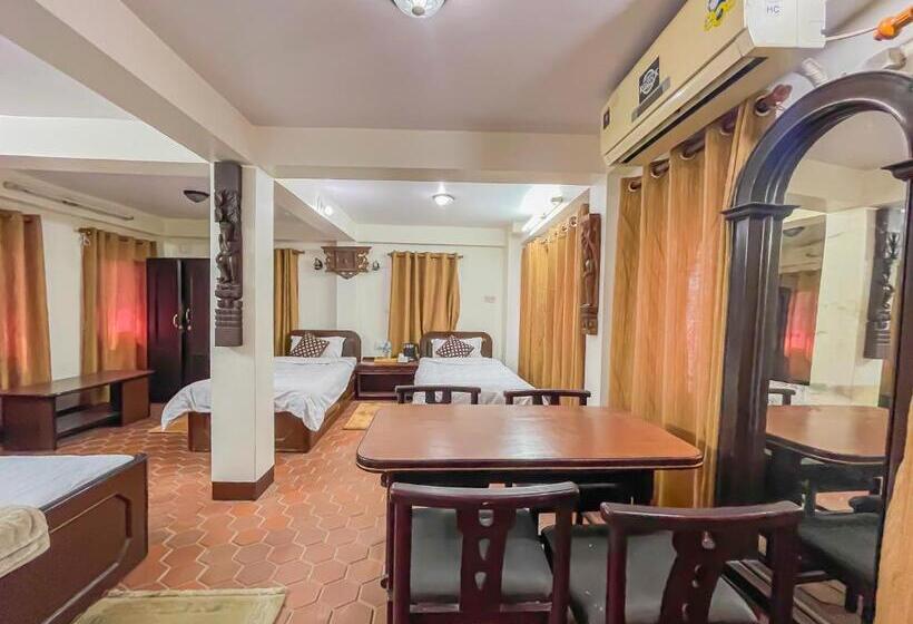 اتاق لوکس خانوادگی, Siddhi Laxmi Guest House