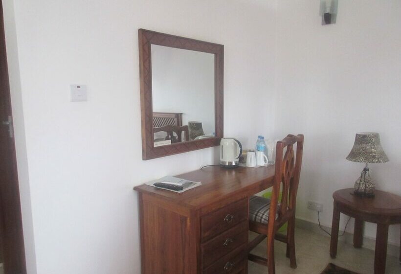 Deluxe Triple Room, Sundown Carnival Lodge
