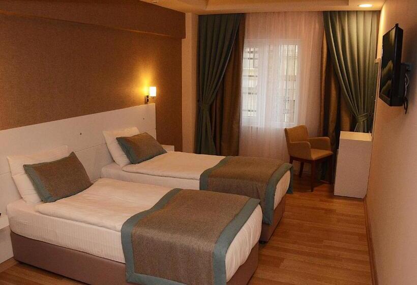 اتاق استاندارد سه نفره, Parion House