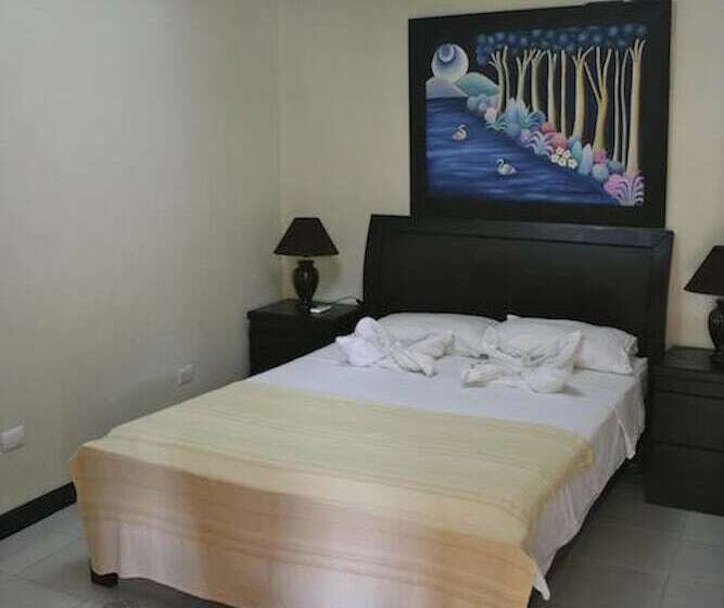 Appartamento 1 Camera da Letto Piano Terra, Tuanis Apart