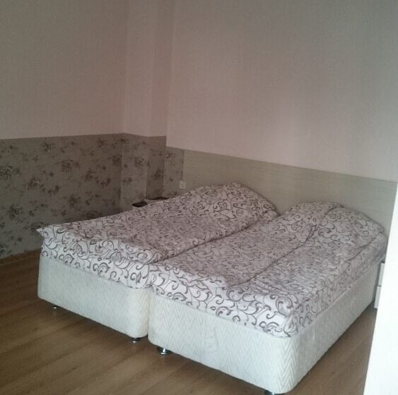 Economy Triple Room, Vavilon   Hostel