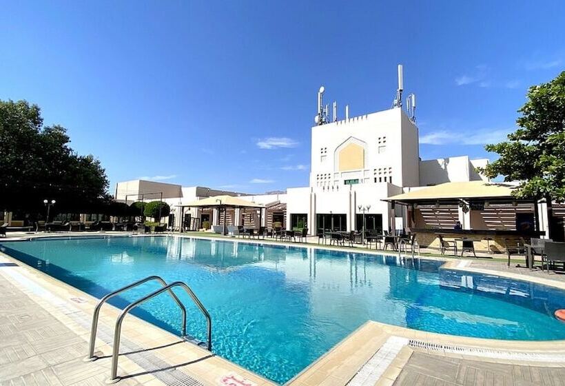 스탠다드 룸 풀장 전망, Golden Tulip Nizwa