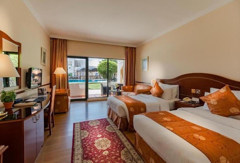 스탠다드 룸 풀장 전망, Golden Tulip Nizwa
