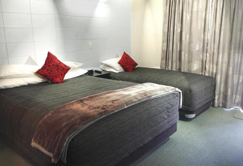 스탠다드 스튜디오, Tudor Motor Lodge