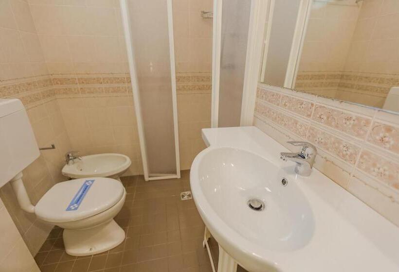 اتاق راحتی سه تخته, Bremen