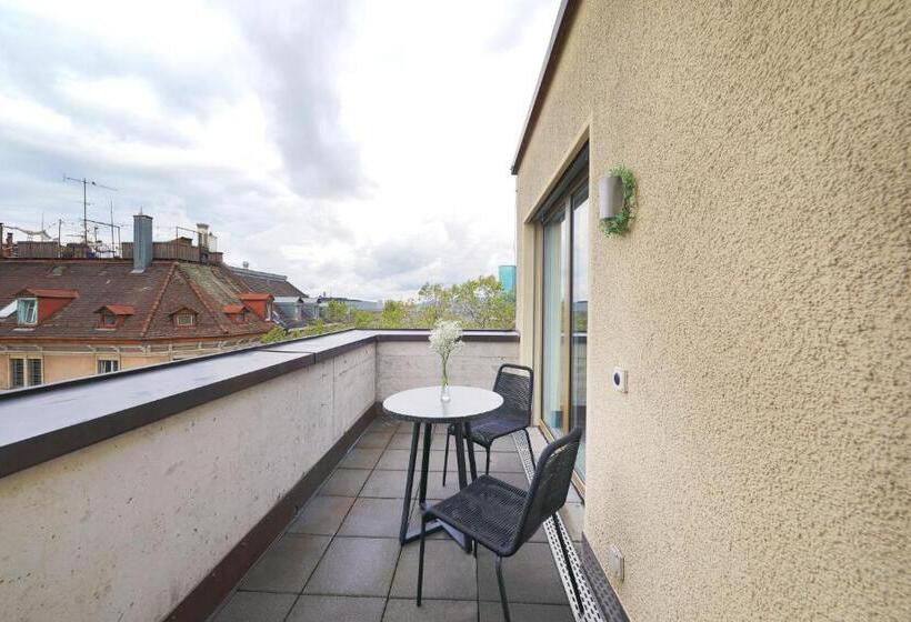 Estudio Standart com Balcão, Numa I Turi Apartments