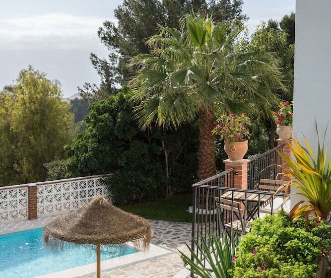 Quarto Basic, Boutique X Pueblo, Benalmádena