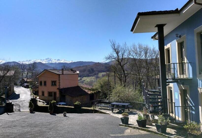 基本三人间, La Casona De Cardes