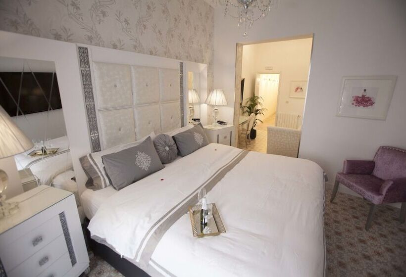 سوییت سوپریور, Hostal Casa Boutique