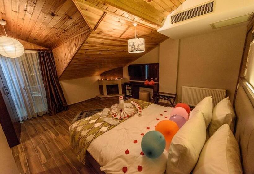 Номер Deluxe с Балконом, Hill River