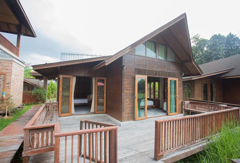 ویلای 3 خوابه, Rice Farm Villa Suratthani