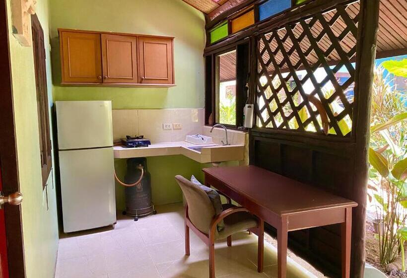 اتاق لوکس, Shanti Lodge Phuket