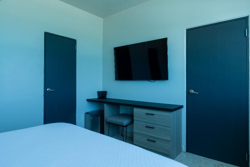 اتاق استاندارد با تخت دو نفره بزرگ, The Tryst Beachfront