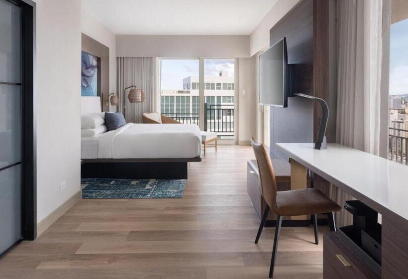 اتاق استاندارد با تخت بزرگ, San Juan Marriott Resort And Stellaris Casino