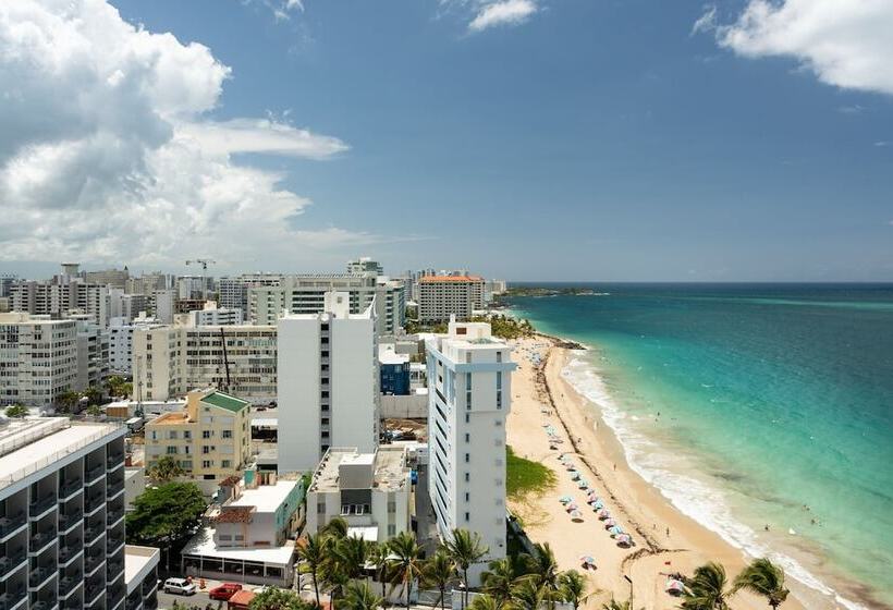 سوئیت اجرایی با چشم‌انداز دریا, San Juan Marriott Resort And Stellaris Casino