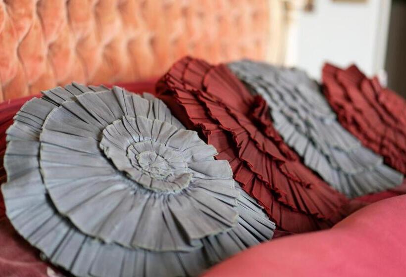 اتاق استاندارد با تخت بزرگ, La Rosa