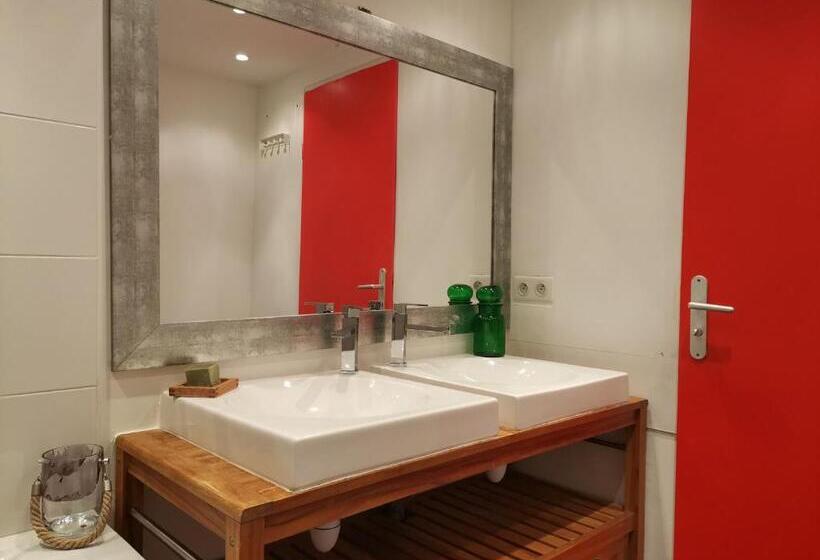 带共用浴室的标准房间, Cassis Hostel Les Heures Claires