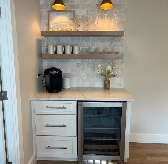 Дом 2 Спальни, Edgartown Commons Vacation Apartments