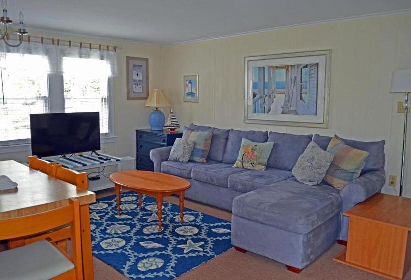 Семейный Номер, Edgartown Commons Vacation Apartments