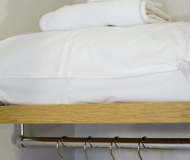 اتاق استاندارد, B&b Hotel Caen Sud