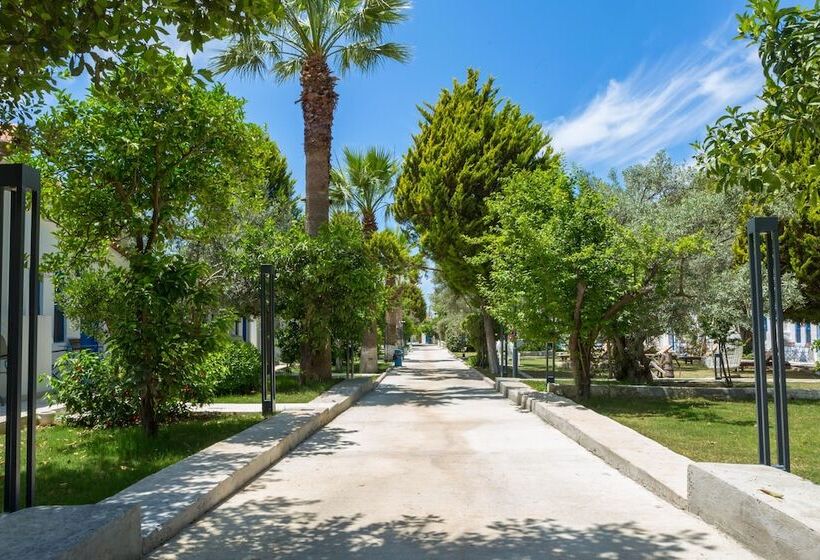 Семейный Номер, Risus Garden Marina