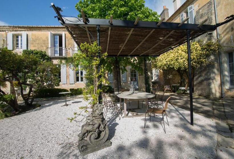Люкс Вид на Бассейн, Le Clos Réaud