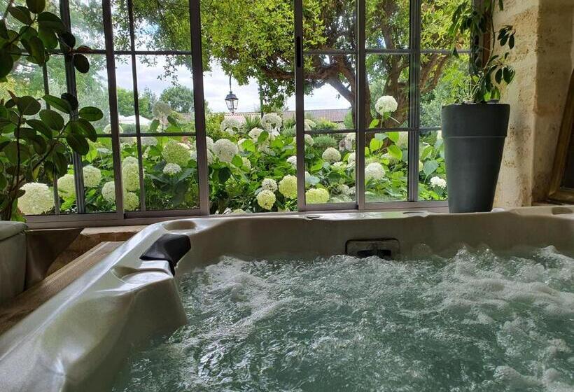 Люкс с Террасой, Le Clos Réaud