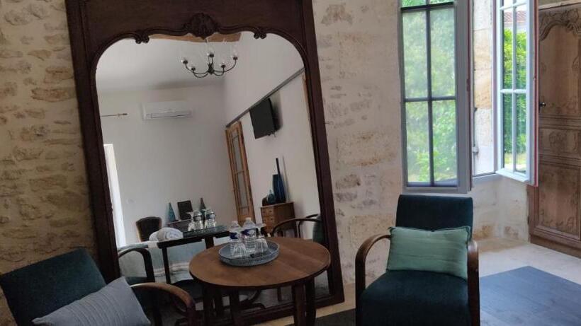 Люкс с Террасой, Le Clos Réaud