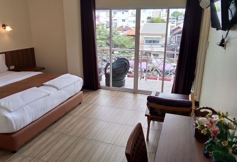 Quarto Deluxe, Baan Wanchart