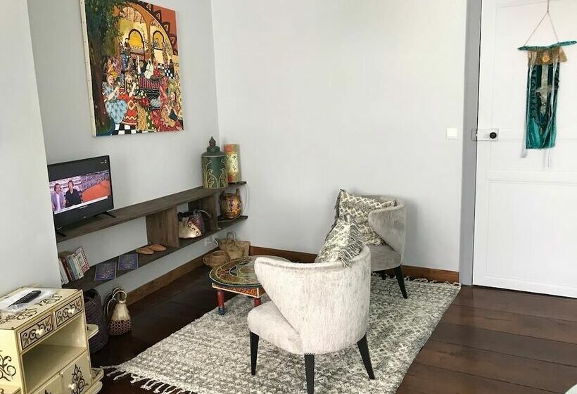 Quarto Estandar, Aux Rosiers