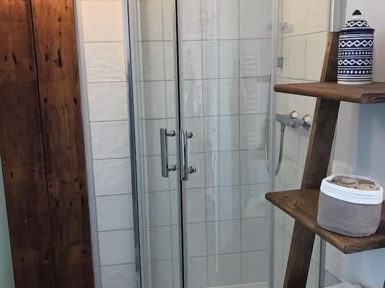 Quarto Estandar, Aux Rosiers