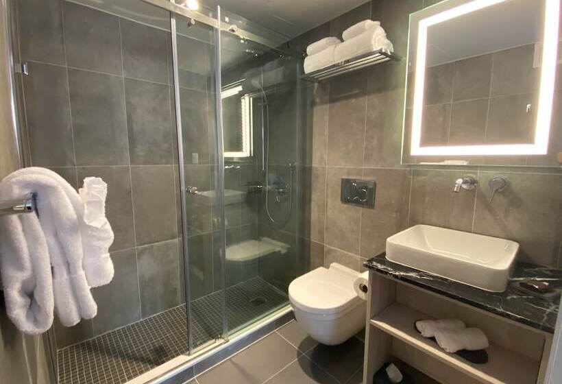 Quarto Deluxe com Vistas, Wingate By Wyndham New York Midtown South/5th Ave
