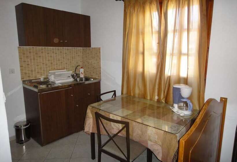 Апартаменты 1 Спальня, Captain's Suites