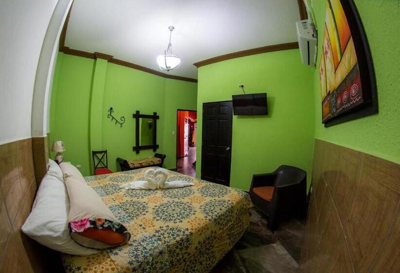اتاق ساده سه‌ نفره, Hostal Casa De Grethel